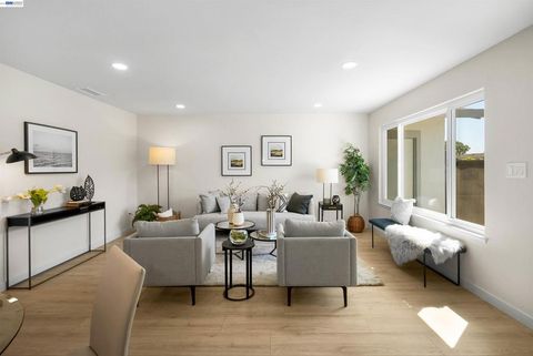 Photo of 31265 Lily St St, Union City, CA 94587 (MLS # 41127024)