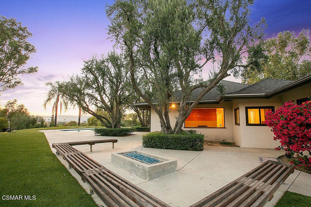 Photo of 5156 Dumont Place, Woodland Hills, CA 91364 (MLS # 226004306)