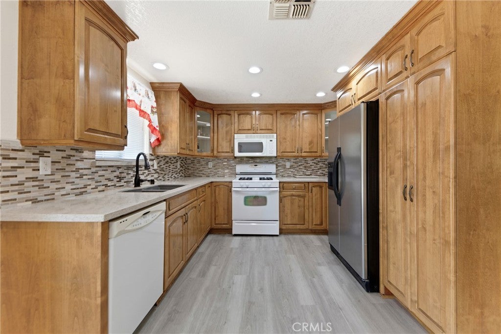 36421 106th E