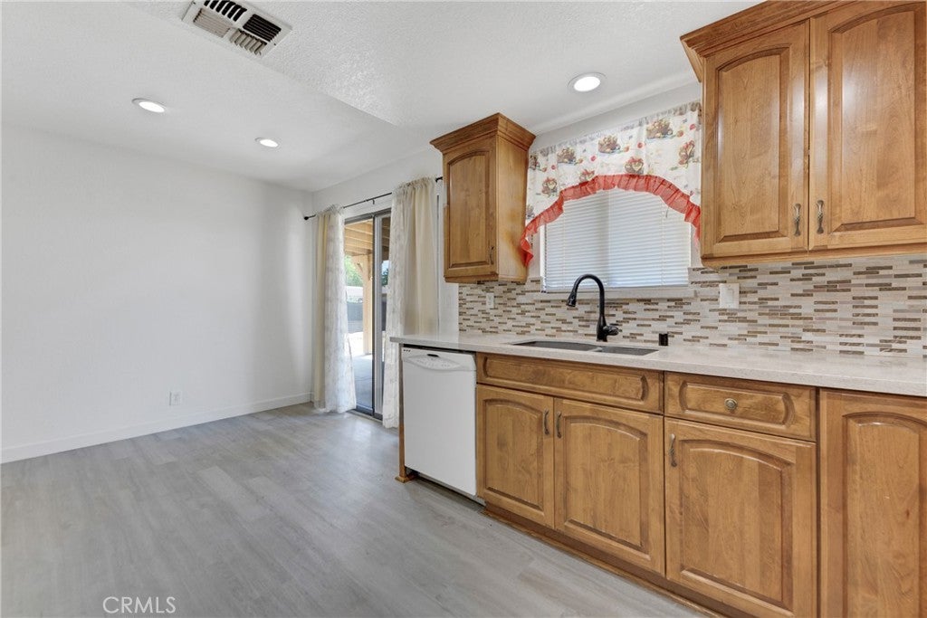 36421 106th E