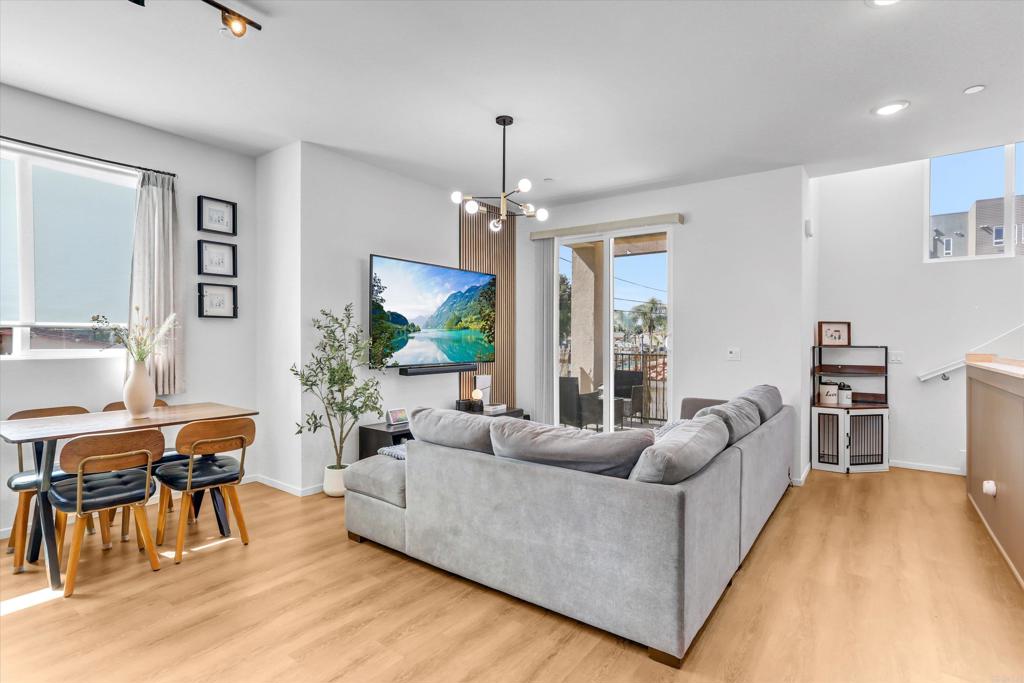 402 Creekside Cir