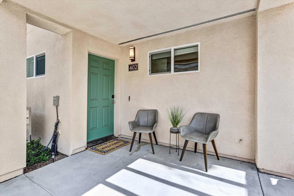 402 Creekside Cir