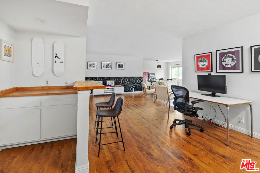 5950 Buckingham 305