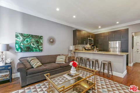 MLS: 26984583