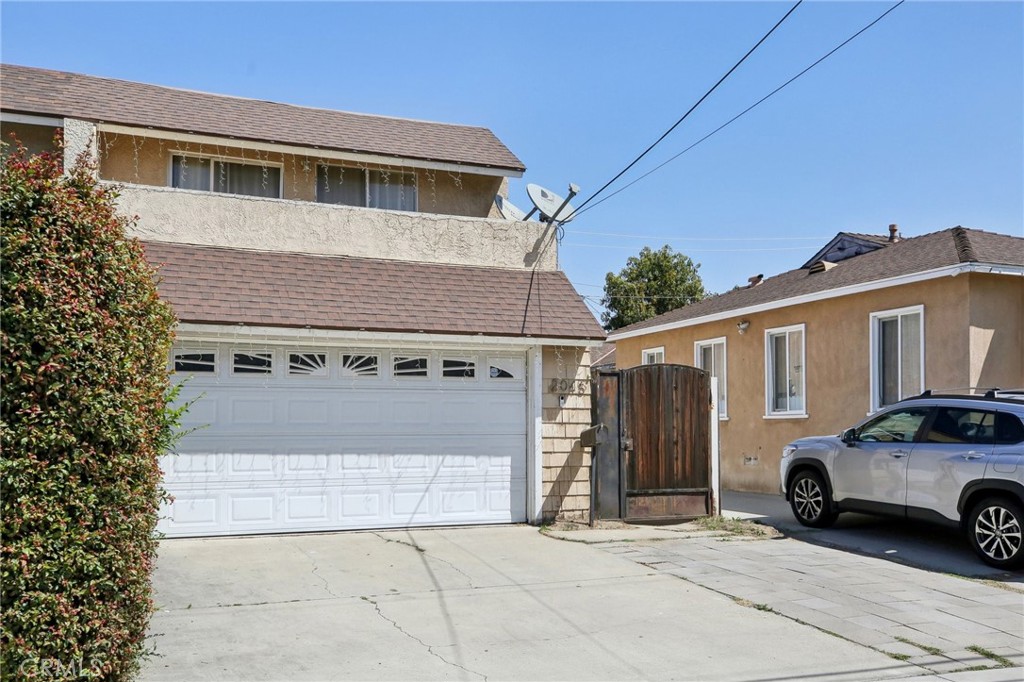 2045 W Cameron Street