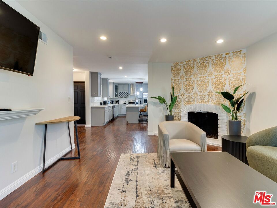 23109 MARIANO Street