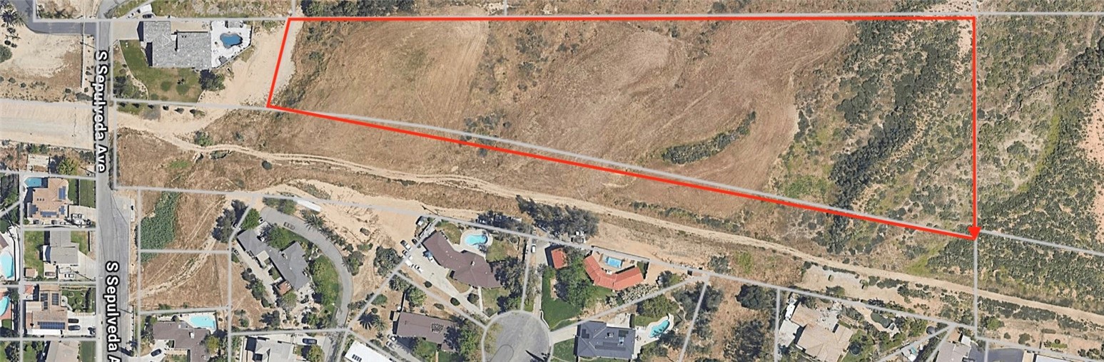 Over 4 Acres of land located in Northern San Bernardino! Perfect for developer/investor or a DREAM property with exceptional views! Utilities available including a well near by or on property, buyer and buyers agent to perform due diligence. MLS ID: SB25136642 can be combined.