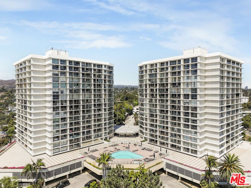 Photo of 201 Ocean Avenue #1206P, Santa Monica, CA 90402 (MLS # 25582839)
