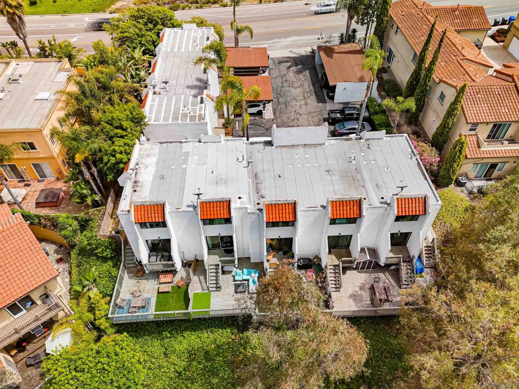 2950 La Costa Ave