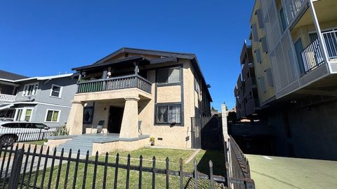 Photo of 545 W 41st Street, Los Angeles, CA 90037 (MLS # 26655519)