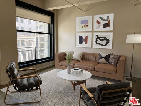 Photo of 315 W 5th Street #906, Los Angeles, CA 90013 (MLS # 26649821)