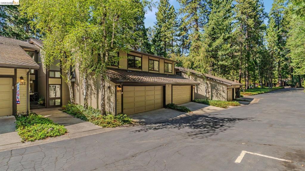 1128 Fairway Ct