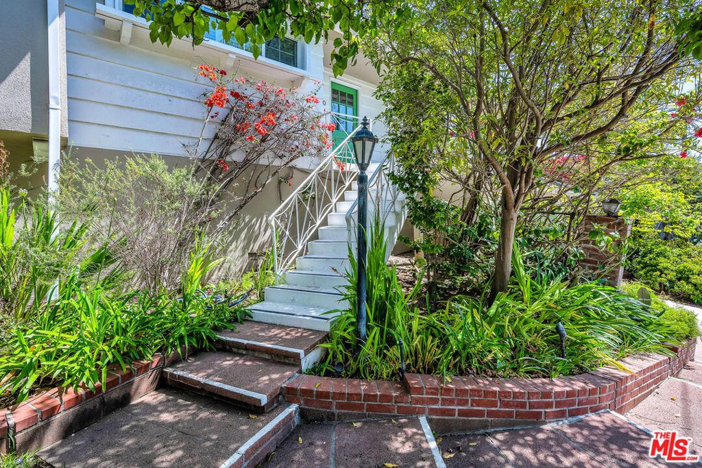 Photo of 260 N Bundy Drive, Los Angeles, CA 90049 (MLS # 26690501)