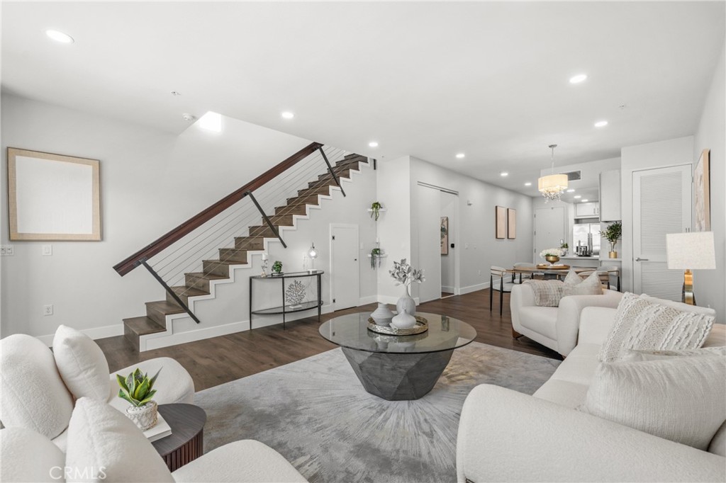 1401 Mission Street 208