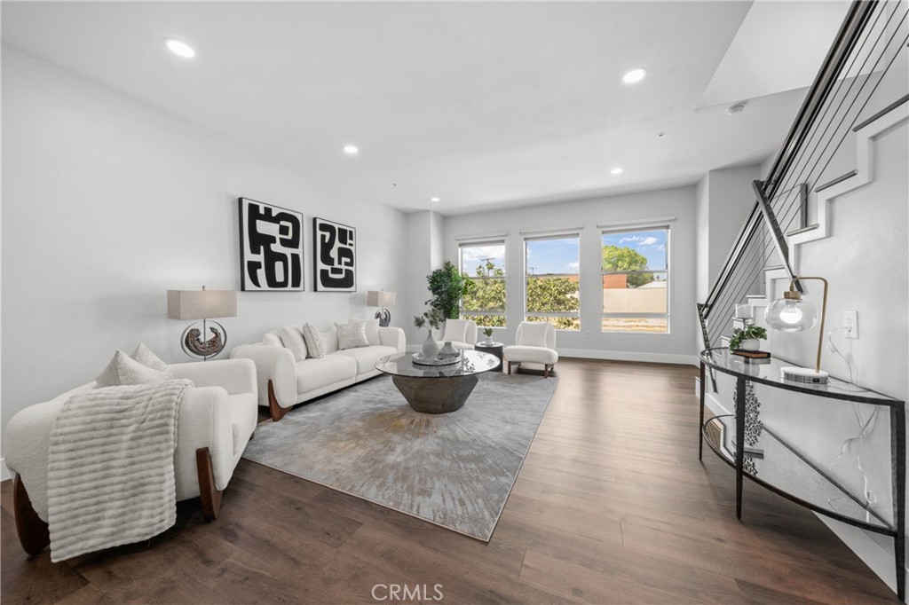 1401 Mission Street 208