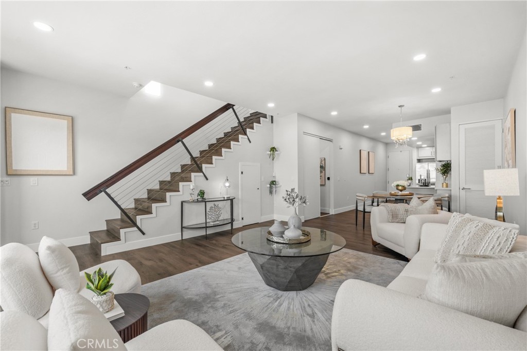 1401 Mission Street 208