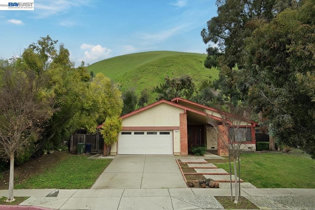 Photo of 38590 Canyon Heights Dr Dr, Fremont, CA 94536 (MLS # 41127452)