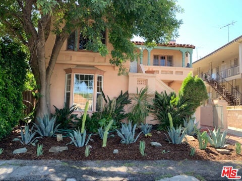 Photo of 931 S Holt Avenue, Los Angeles, CA 90035 (MLS # 26844963)