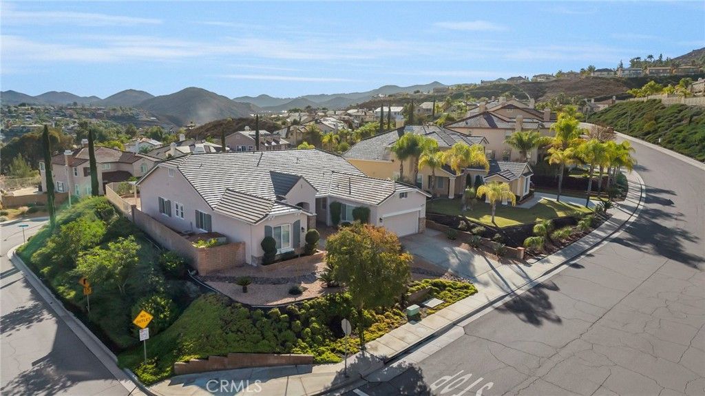 Photo of 23 Volta Del Tintori St, Lake Elsinore, CA 92532 (MLS # PW25262224)