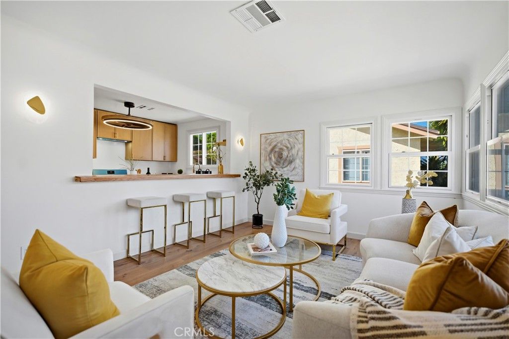 Photo of 832 W 98th St, Los Angeles, CA 90044 (MLS # WS26057782)