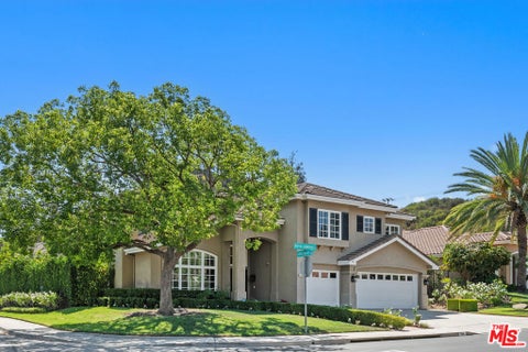 Photo of 186 Royal London Court, Lake Sherwood, CA 91361 (MLS # 26104271)