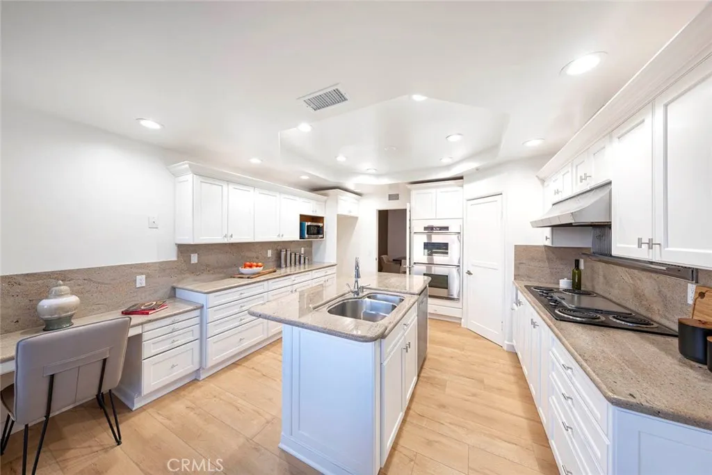 Newport Beach, California 92660, United States, 3 Bedrooms Bedrooms, ,3 BathroomsBathrooms,Residential,Active,153365