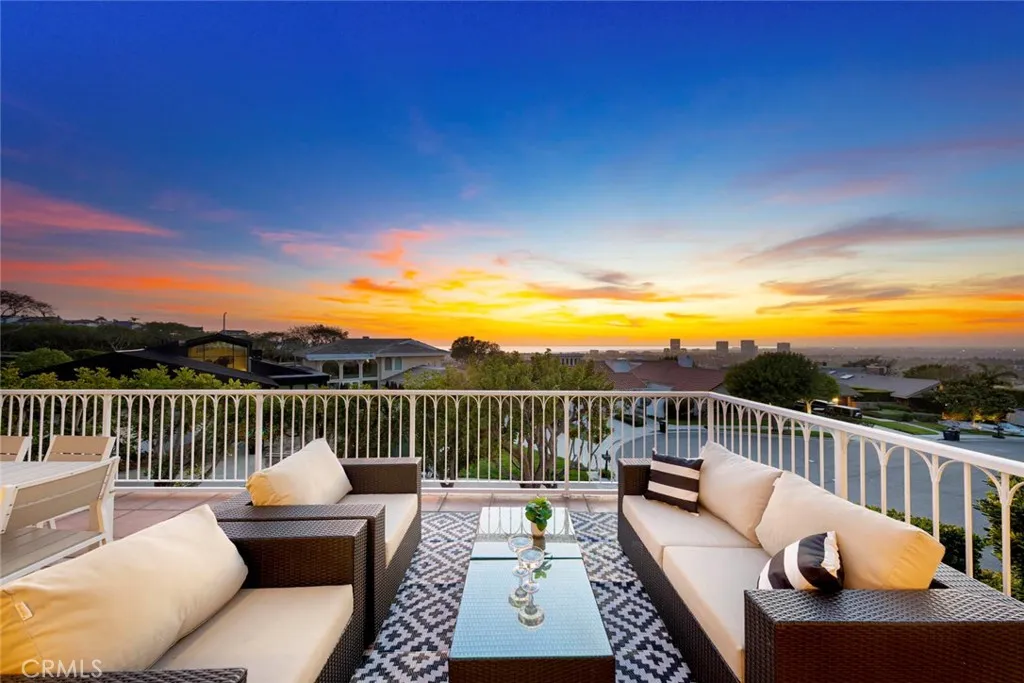 Newport Beach, California 92660, United States, 3 Bedrooms Bedrooms, ,3 BathroomsBathrooms,Residential,Active,153365
