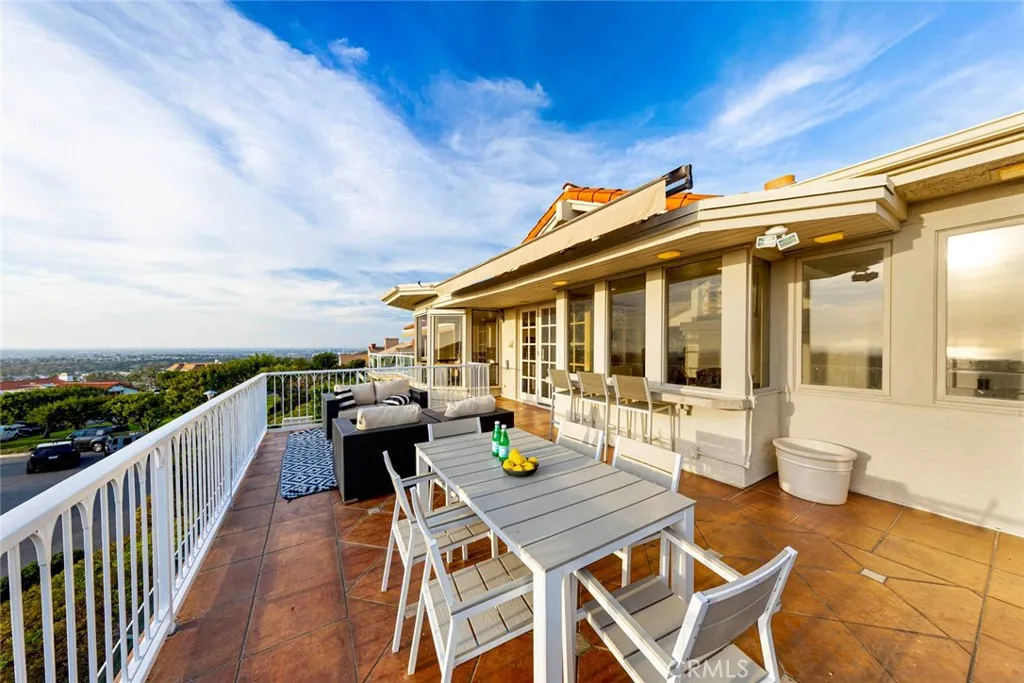 Newport Beach, California 92660, United States, 3 Bedrooms Bedrooms, ,3 BathroomsBathrooms,Residential,Active,153365