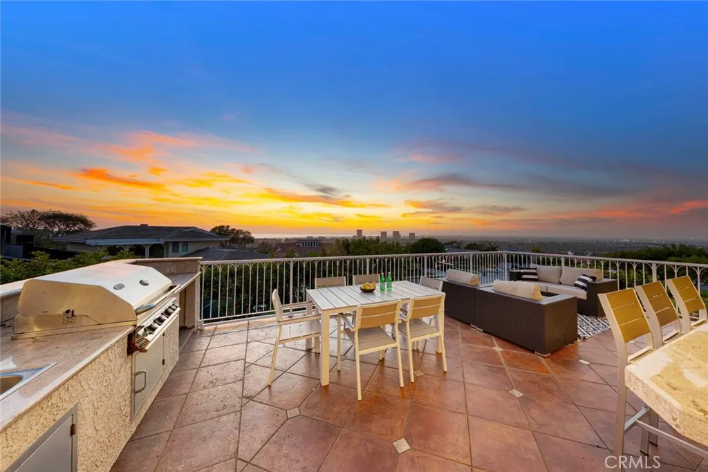 Newport Beach, California 92660, United States, 3 Bedrooms Bedrooms, ,3 BathroomsBathrooms,Residential,Active,153365
