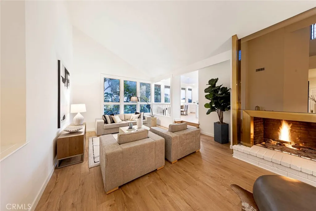 Newport Beach, California 92660, United States, 3 Bedrooms Bedrooms, ,3 BathroomsBathrooms,Residential,Active,153365