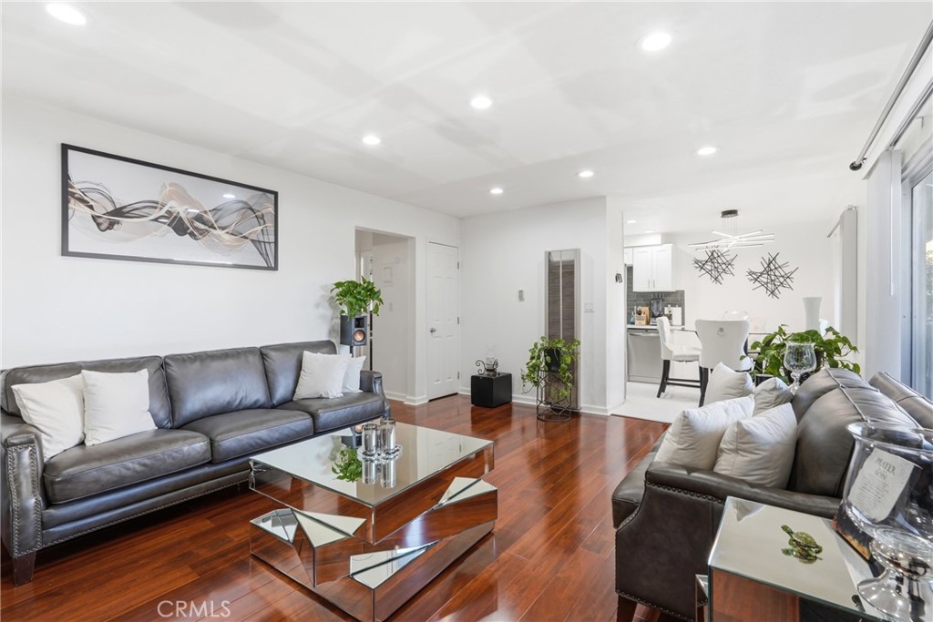 2502 Manhattan Beach 1
