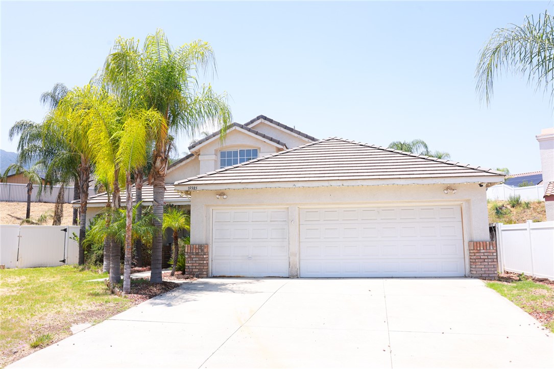 19385 Live Oak Lane