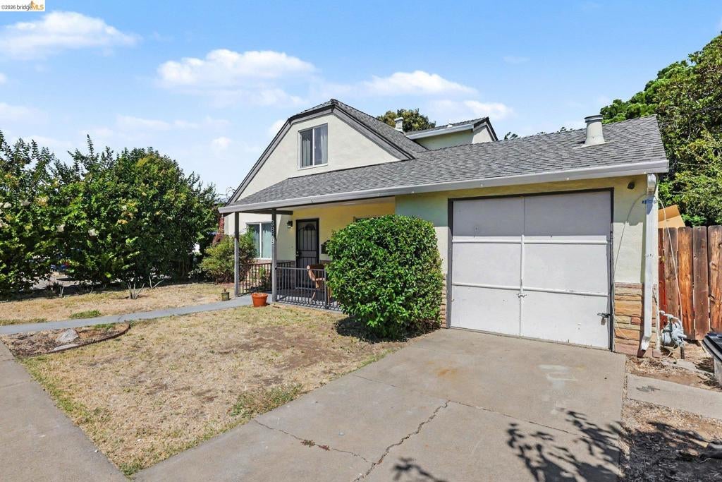3879 Shasta Cir