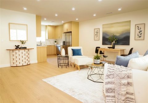 Photo of 17061 Knapp St, Northridge, CA 91325 (MLS # SR26045659)