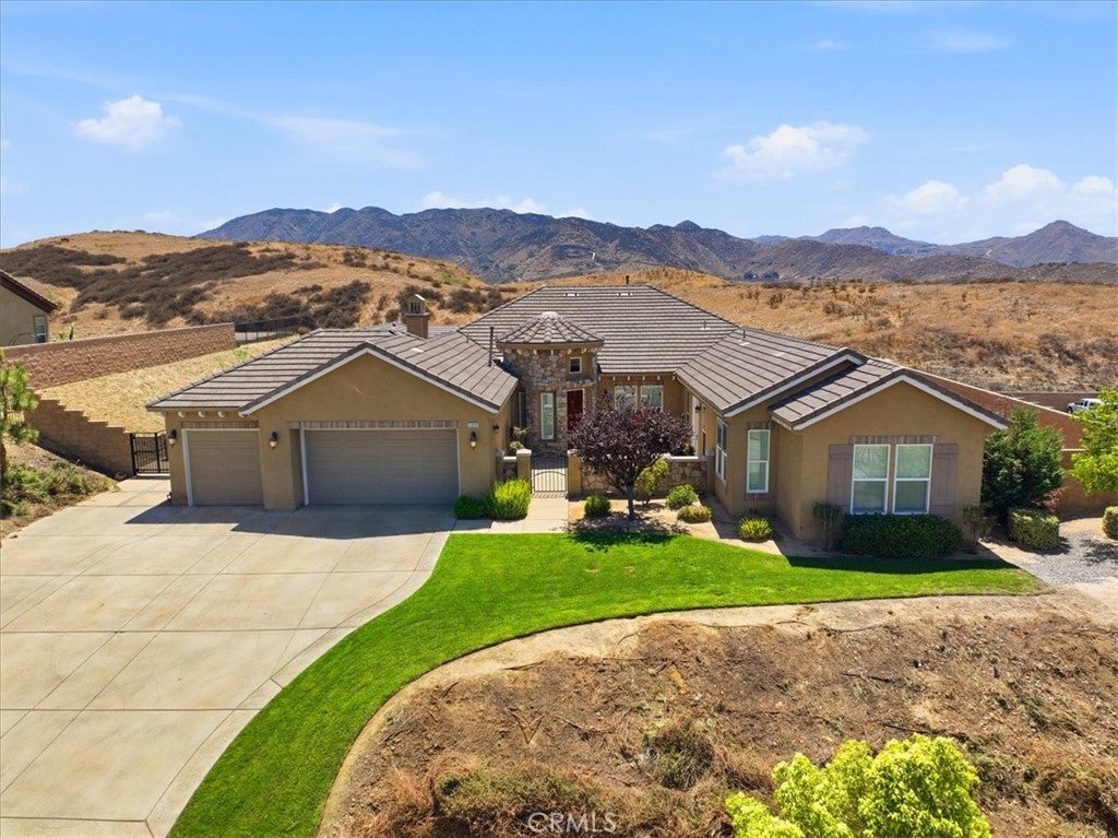 3086 Crystal Ridge Lane