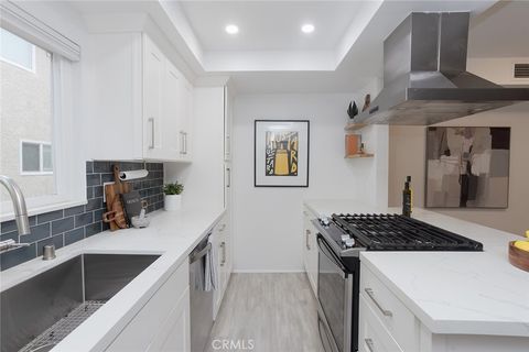 Photo of 1408 Stanford Ave, Redondo Beach, CA 90278 (MLS # SB26001821)