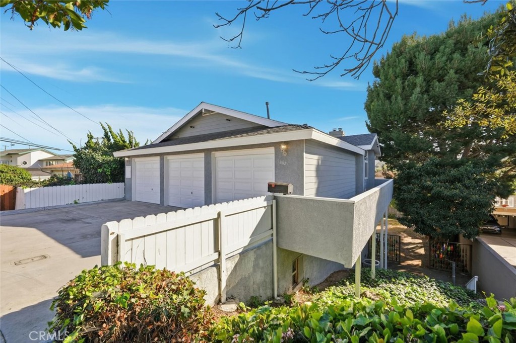 1062 Palos Verdes Blvd