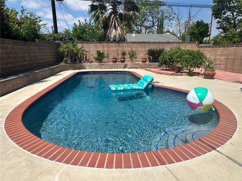 Photo of 6683 Gross Ave, West Hills, CA 91307 (MLS # SR26077331)