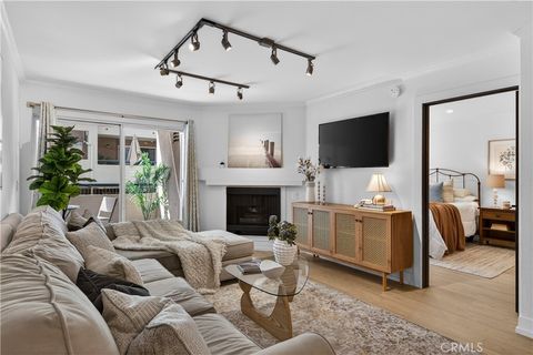 Photo of 5550 Owensmouth Ave #123, Woodland Hills, CA 91367 (MLS # SR26073255)