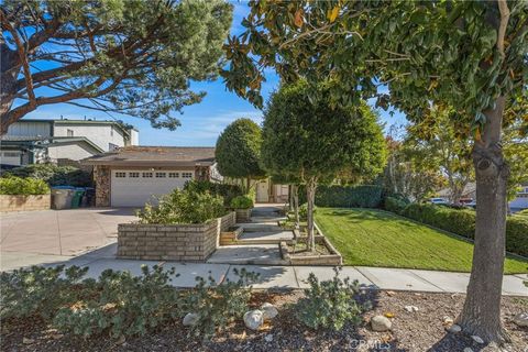 Photo of 1233 Dale Circle, Corona, CA 92878 (MLS # IG25250921)