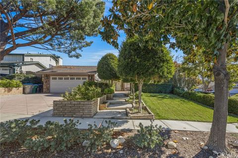 Photo of 1233 Dale, Corona, CA 92878 (MLS # IG25250921) Photo of 1233 Dale, Corona, CA 92878 (MLS # IG25250921)
