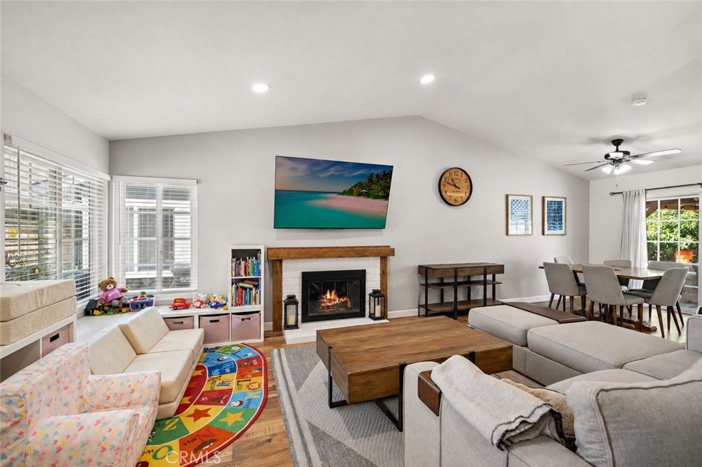 21155 Larchmont
