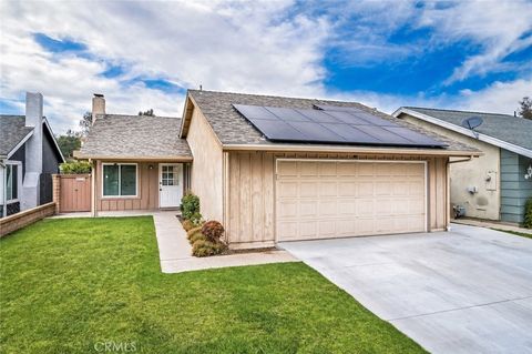 21155 Larchmont Lake Forest CA 92630