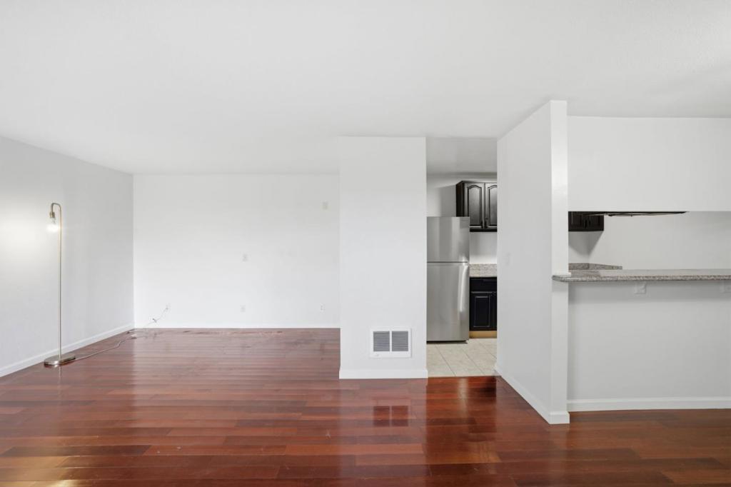 1 Appian Way 714-5