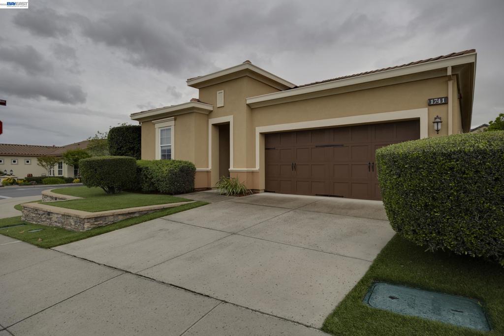 1741 Chardonnay Ln