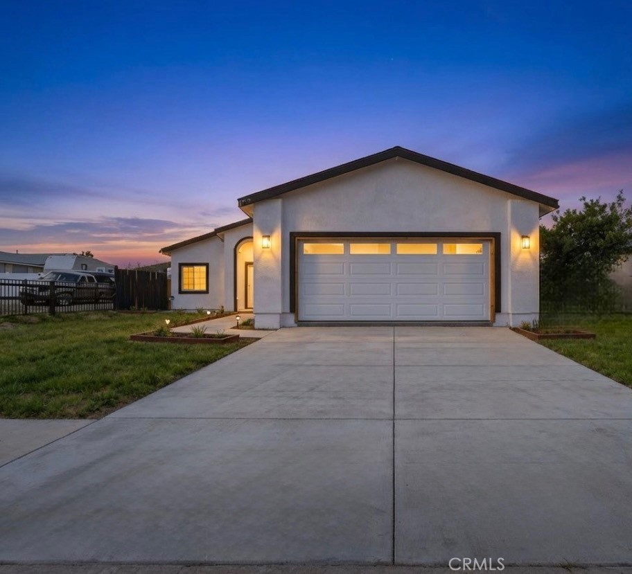 1469 E George