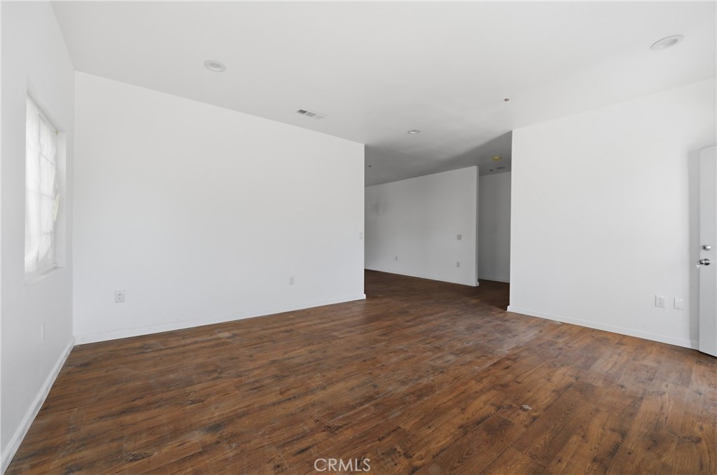 1469 E George