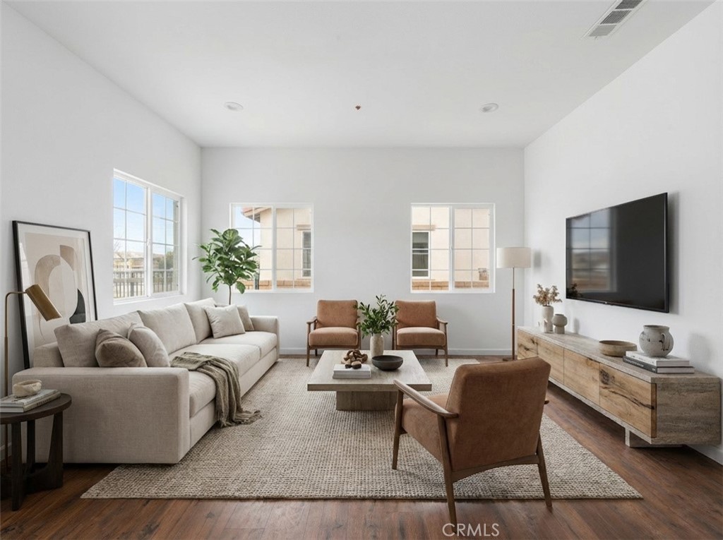 1469 E George