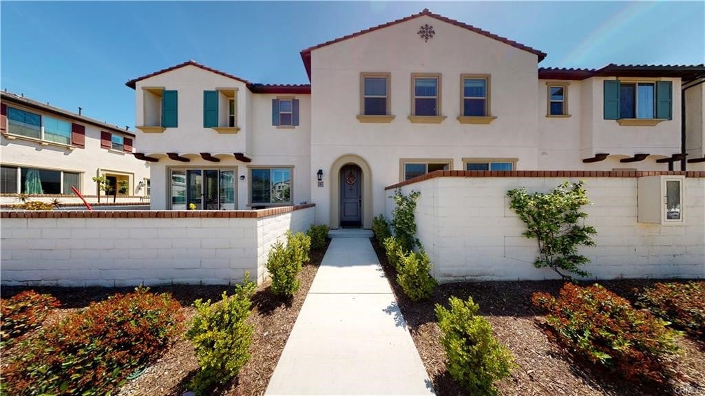 2785 E Berry Loop Privado