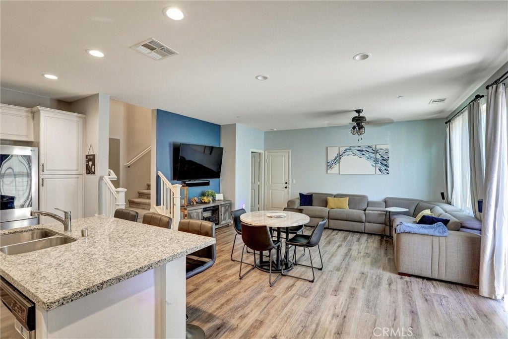 2785 E Berry Loop Privado